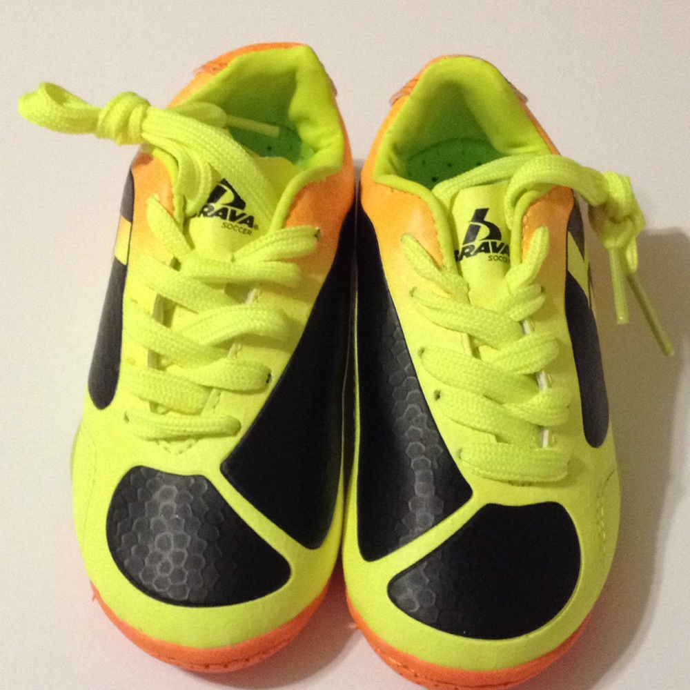 BRAVA INDOOR SOCCER SHOES VOLCANO
